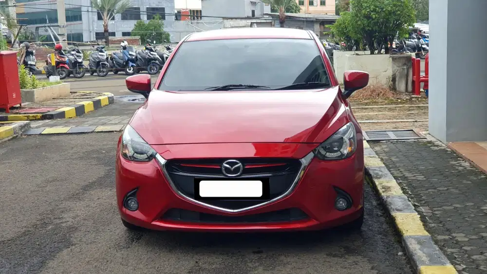 Mazda 2 r mazda2 r skyactive matic 2015 merah