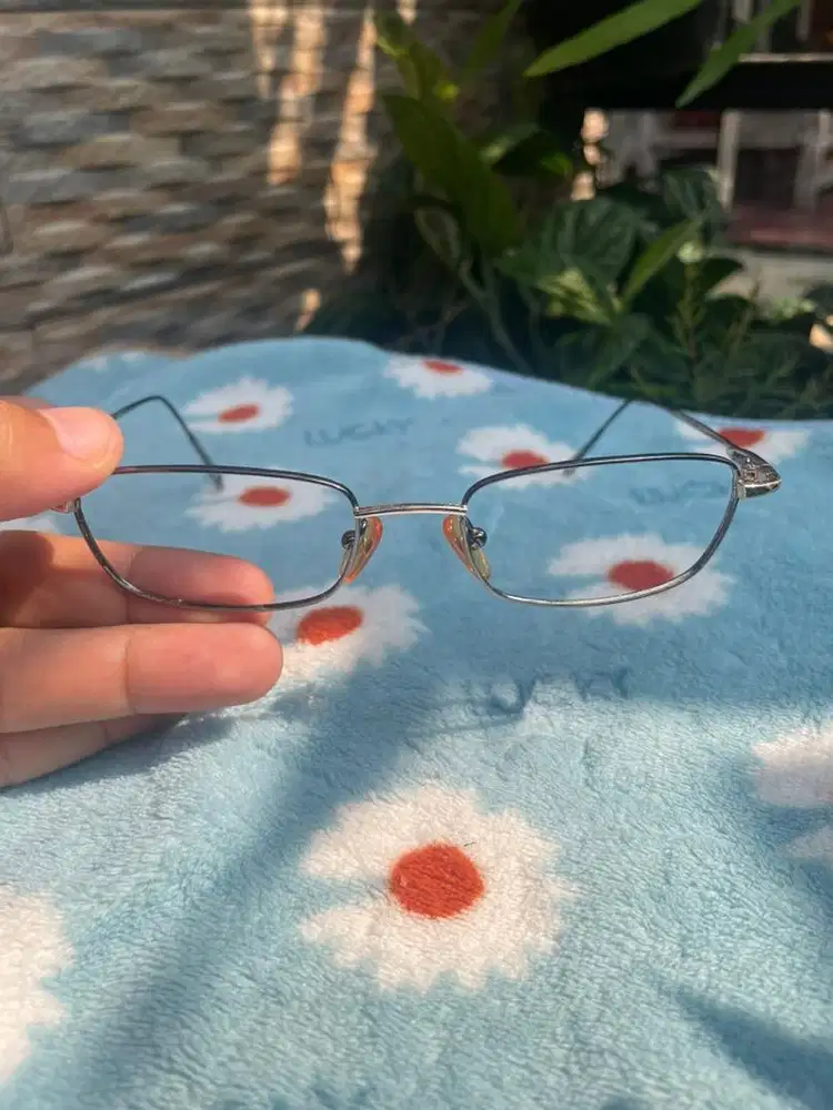 Frame kacamata dari calvin klein