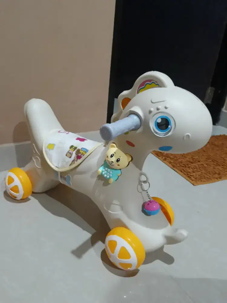 Mainan kuda kudaan anak
