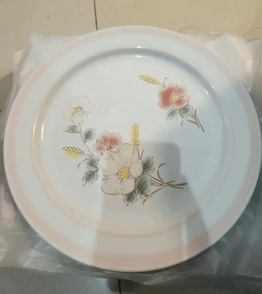 Vintage piring buatan jepang