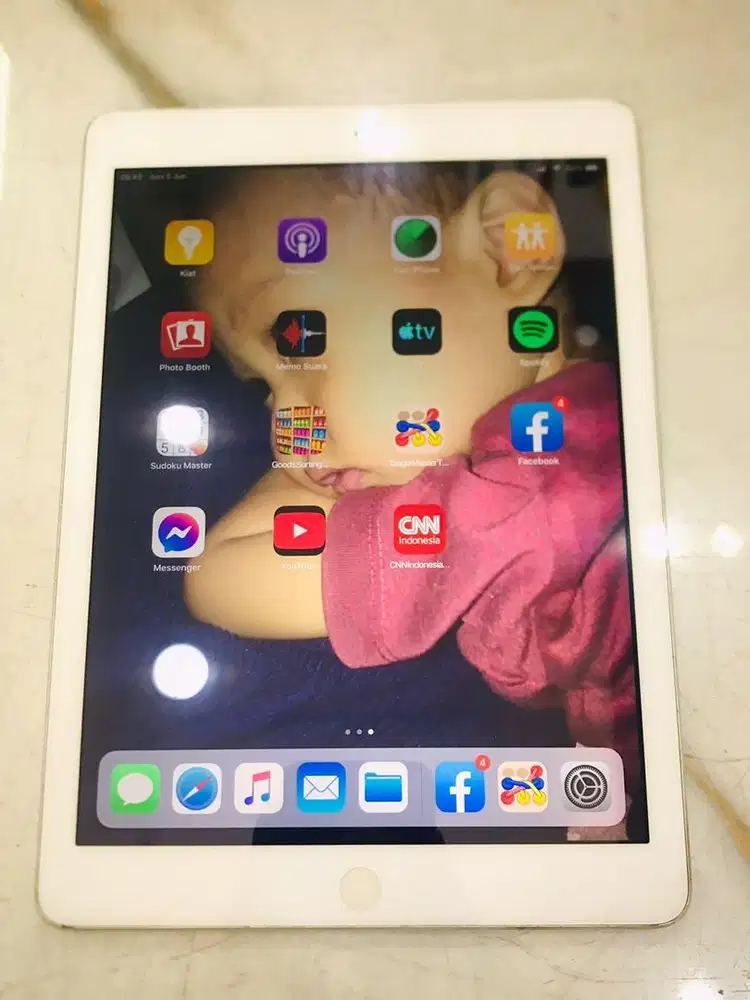 Jual iPad Air 1 16GB silver wifi & cell 4G mulus segel, siap reset.