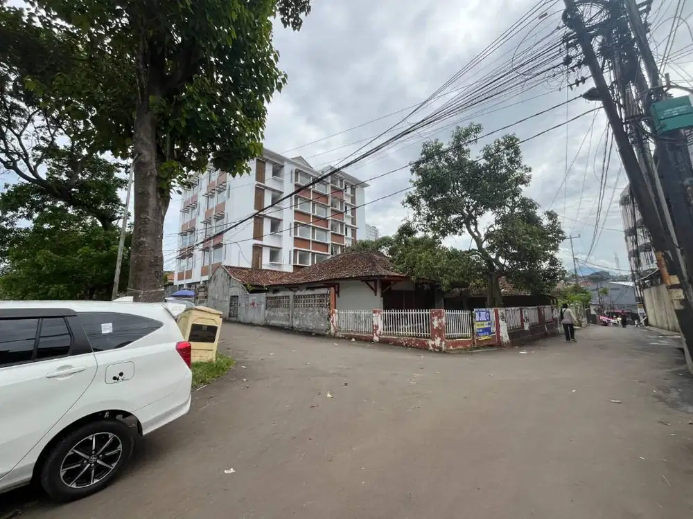 DIJUAL RUMAH HITUNG TANAH COCOK UNTUK KOS KOSAN