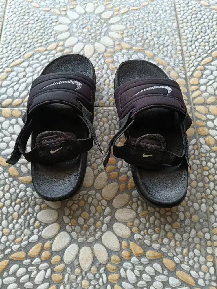 Nike sandal Vista size 8