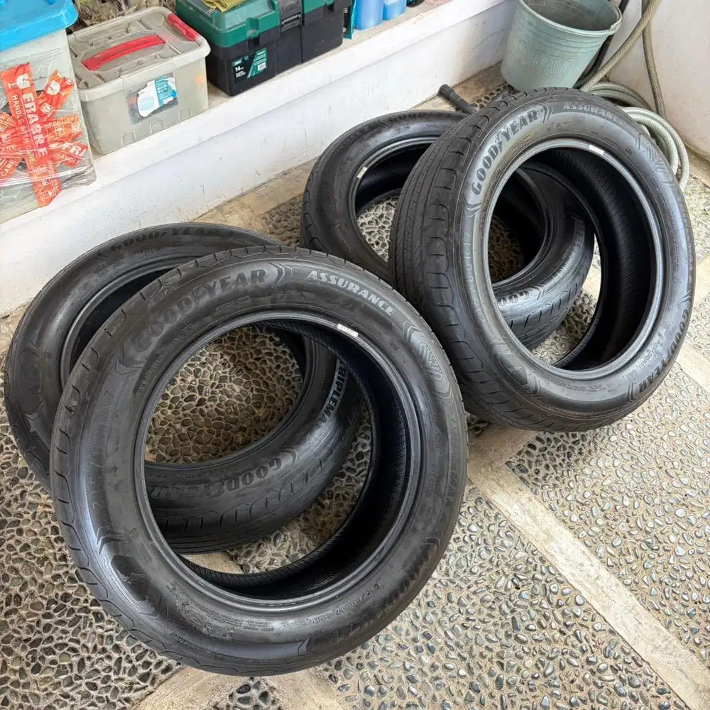 (1 set/4 pcs) Ban Goodyear Assurance Triplemax 2 ukuran 215/60/R17