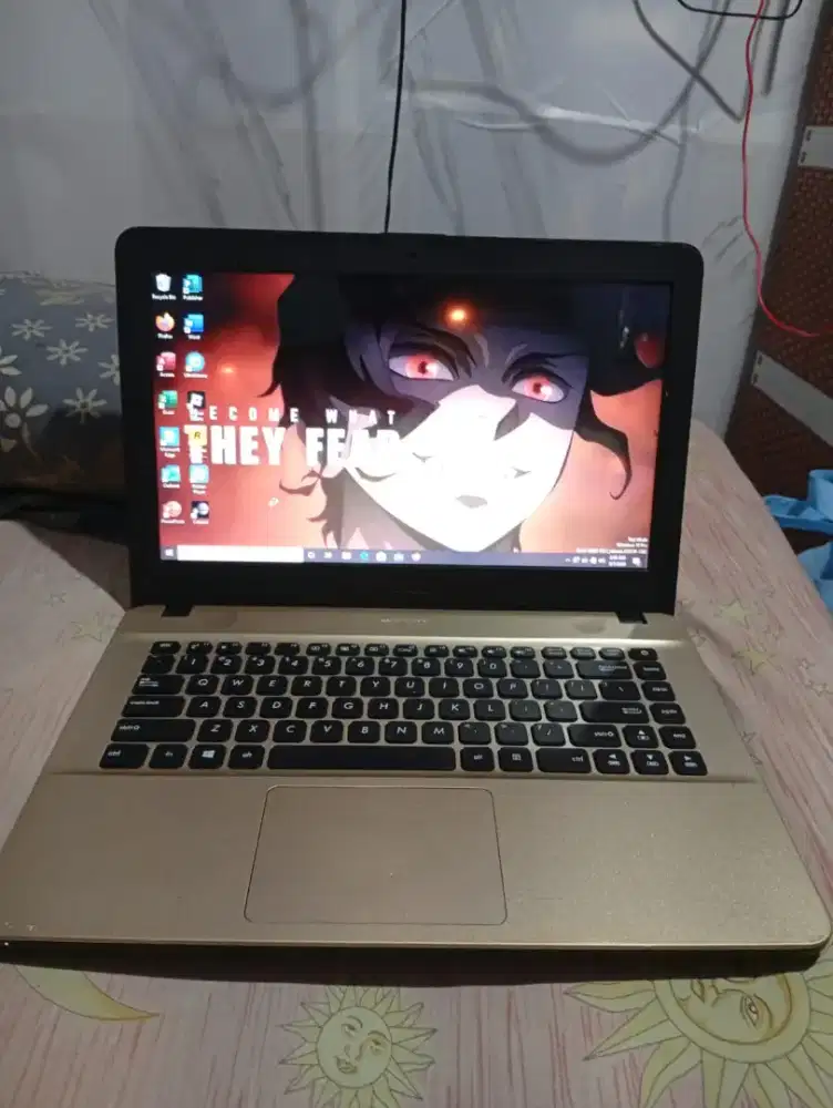 Jual laptop Asus vivobook ssd 550 gb no minus lengkap