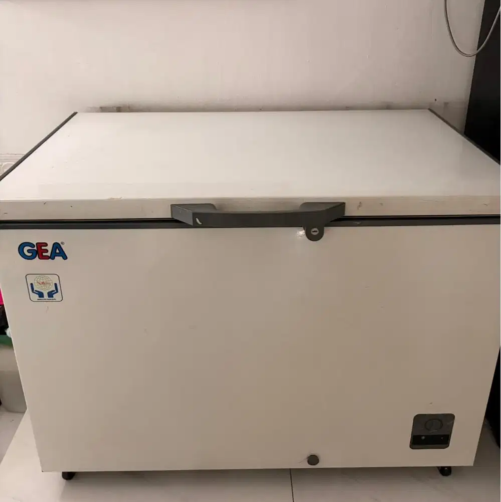 Dijual Freezer GEA AB-336-R