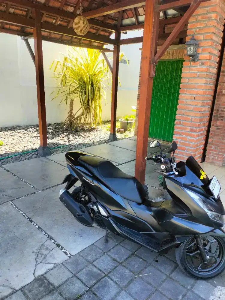 Honda pcx 160 CBS hitam dop