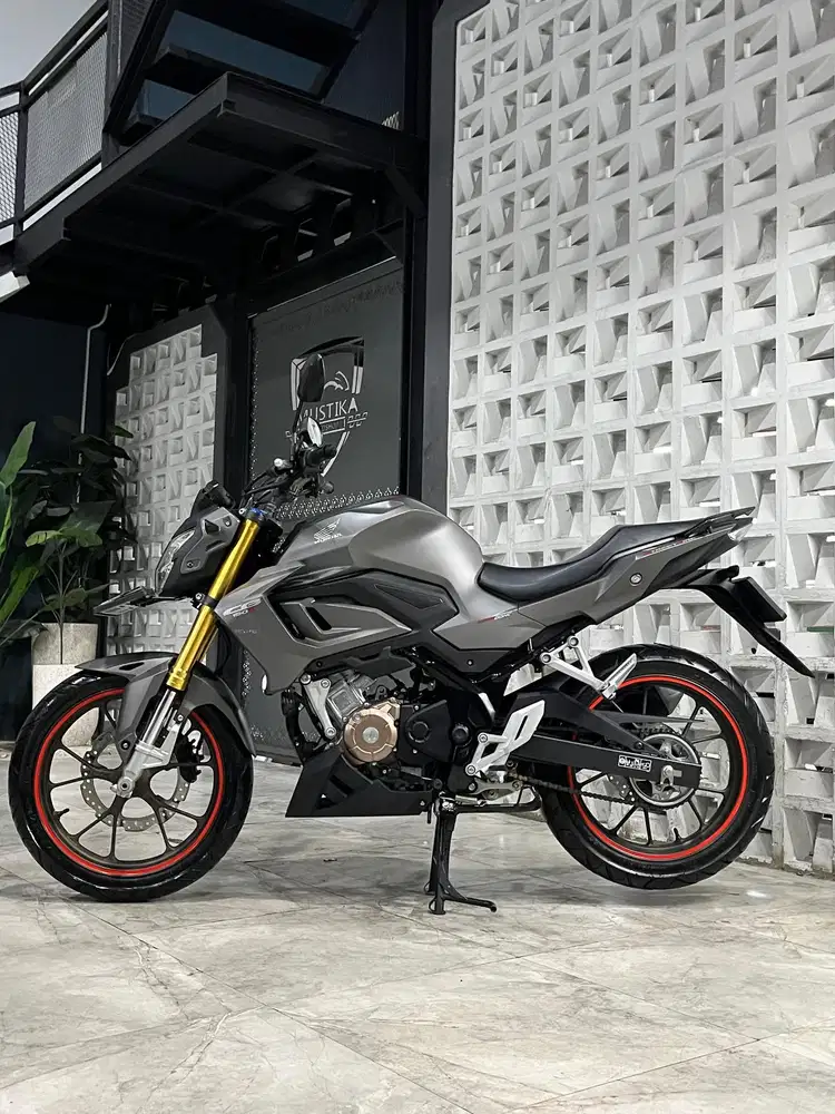 Odo 10RB!!Honda CB 150R th 2023 - Ayu Mustika