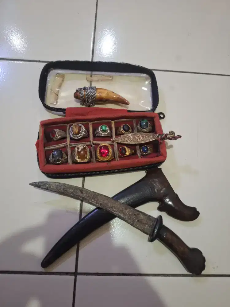 Barang antik temuan alam