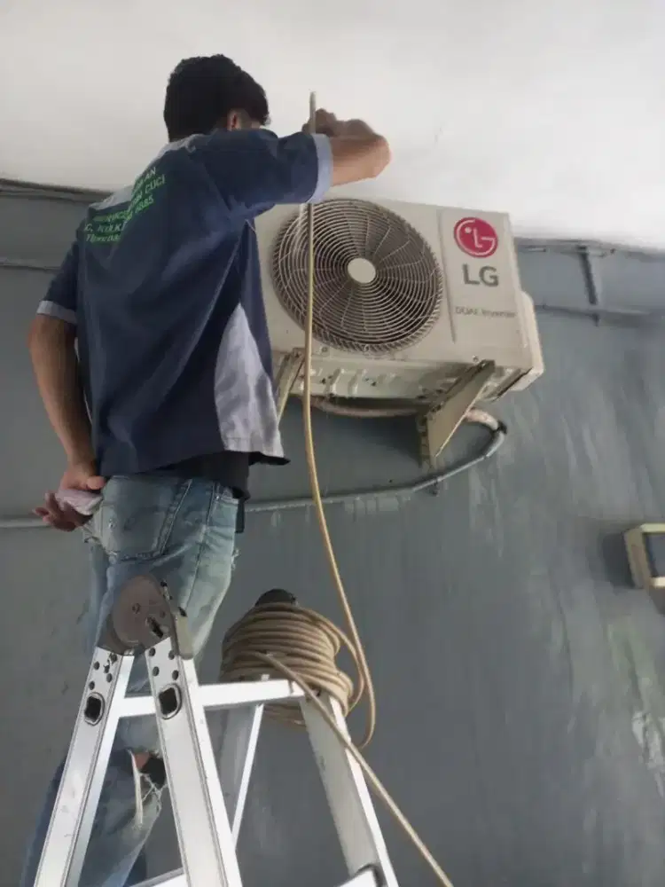 jasa cek Bongkar pasang  & isi freon Bergaransi