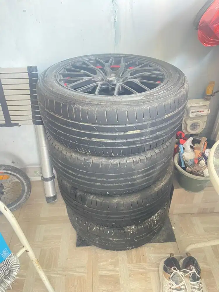 velk HSR  225/50R18