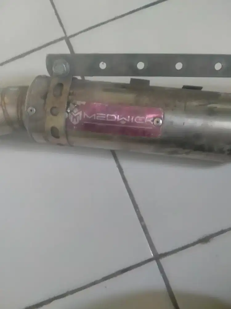 Jua knalpot racing untuk motor metik beat atau mio masuk keadaan bekas