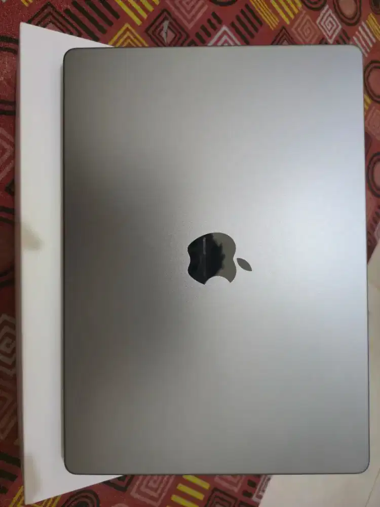 Macbook pro m3 8/512