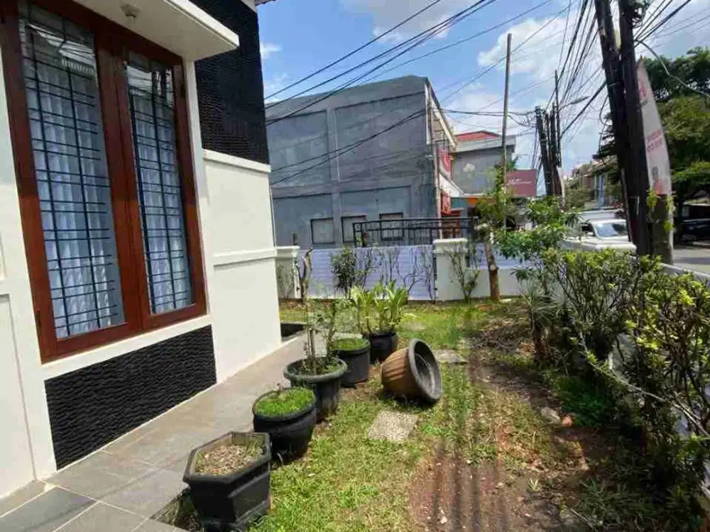 Rumah Strategis Hadap Barat di Taman Galaxy, Bekasi