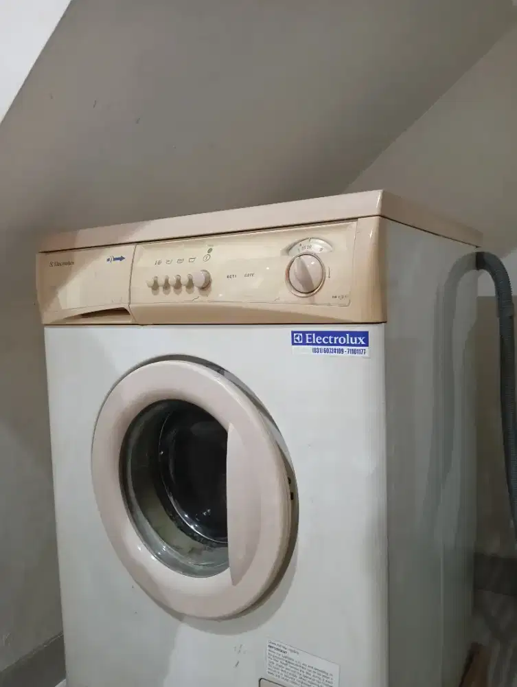 Mesin cuci, merk Elektrolux type EW 878 F