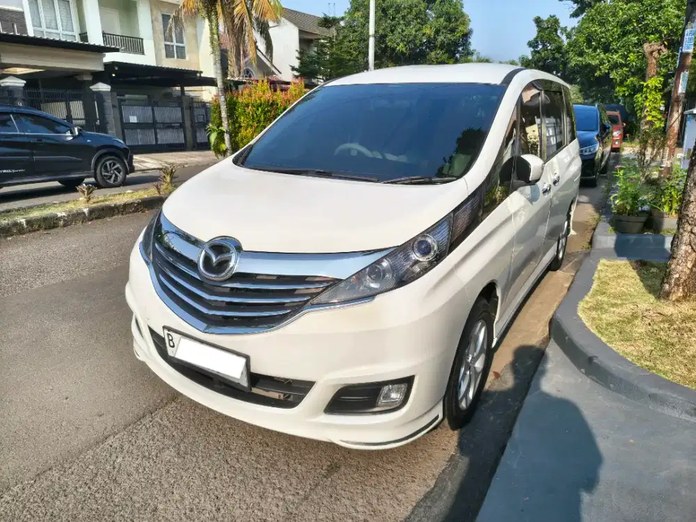 Mazda Biante Skyactiv 2014 2.0L A/T Putih Metalik