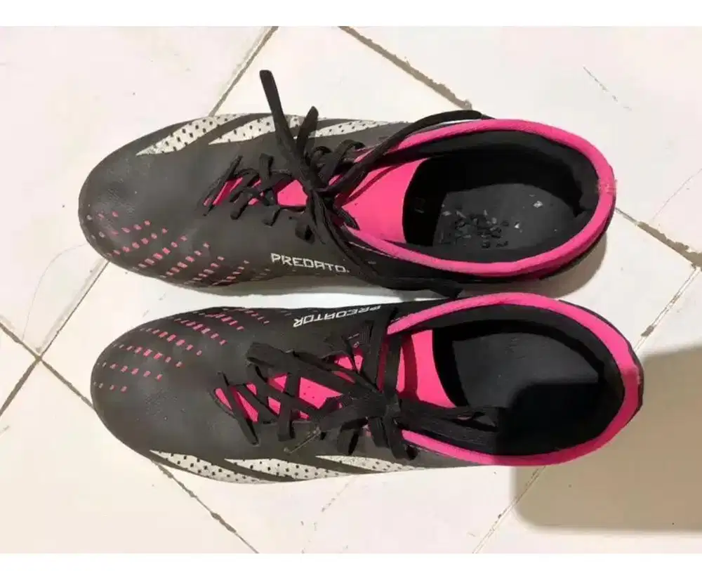adidqs pink like new