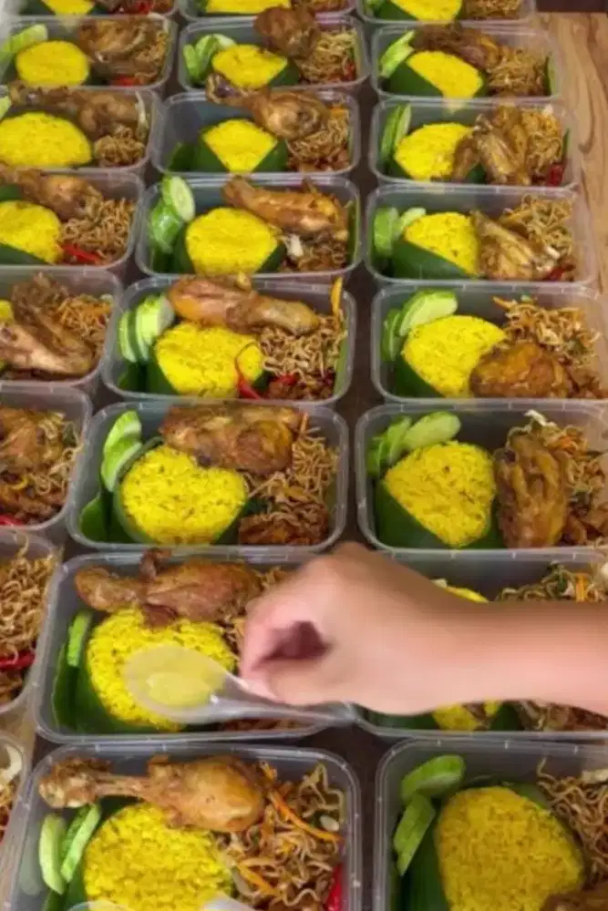 Nasi kuning box murah meriah
