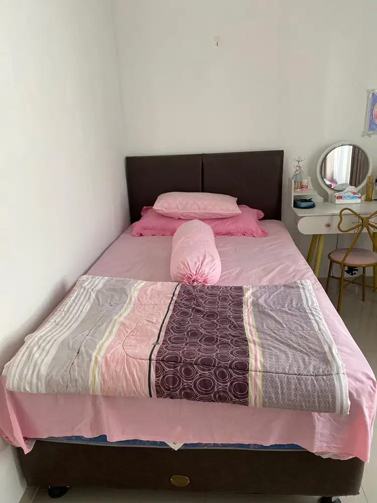 Tempat Tidur Single