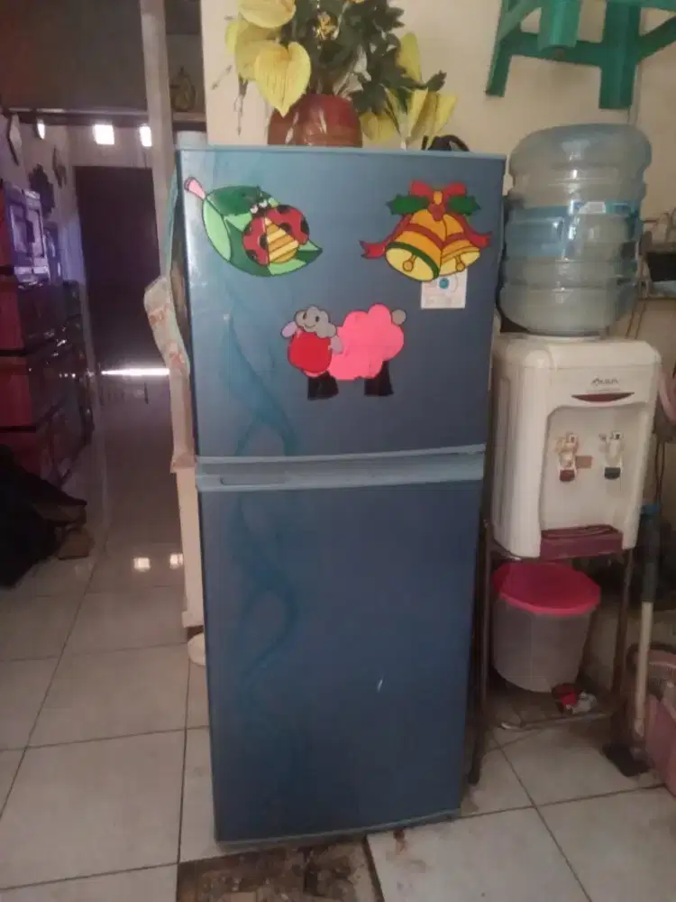 Kulkas 2 pintu sharp