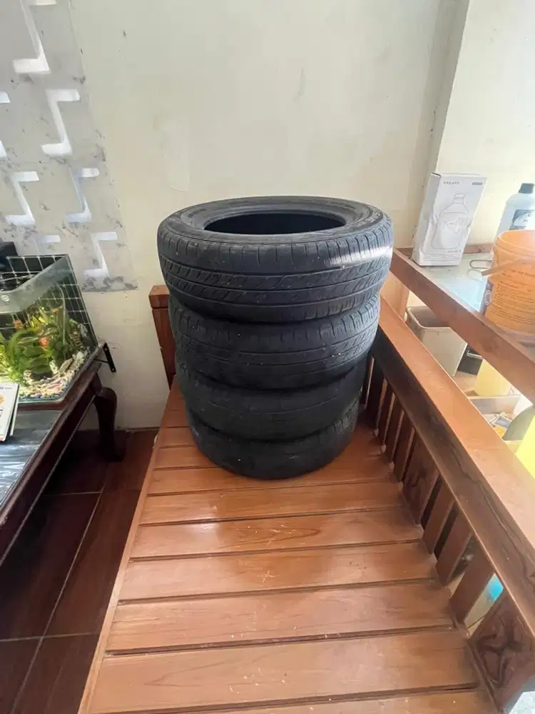 Ban brio bekas R14