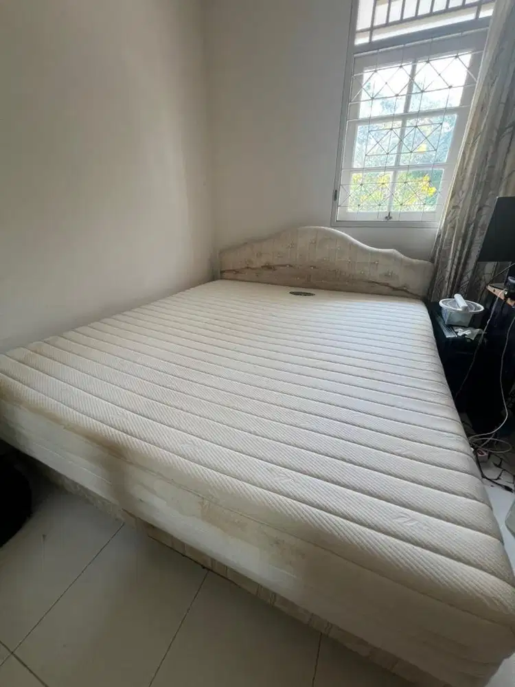 Kasur king size set dengan dipan