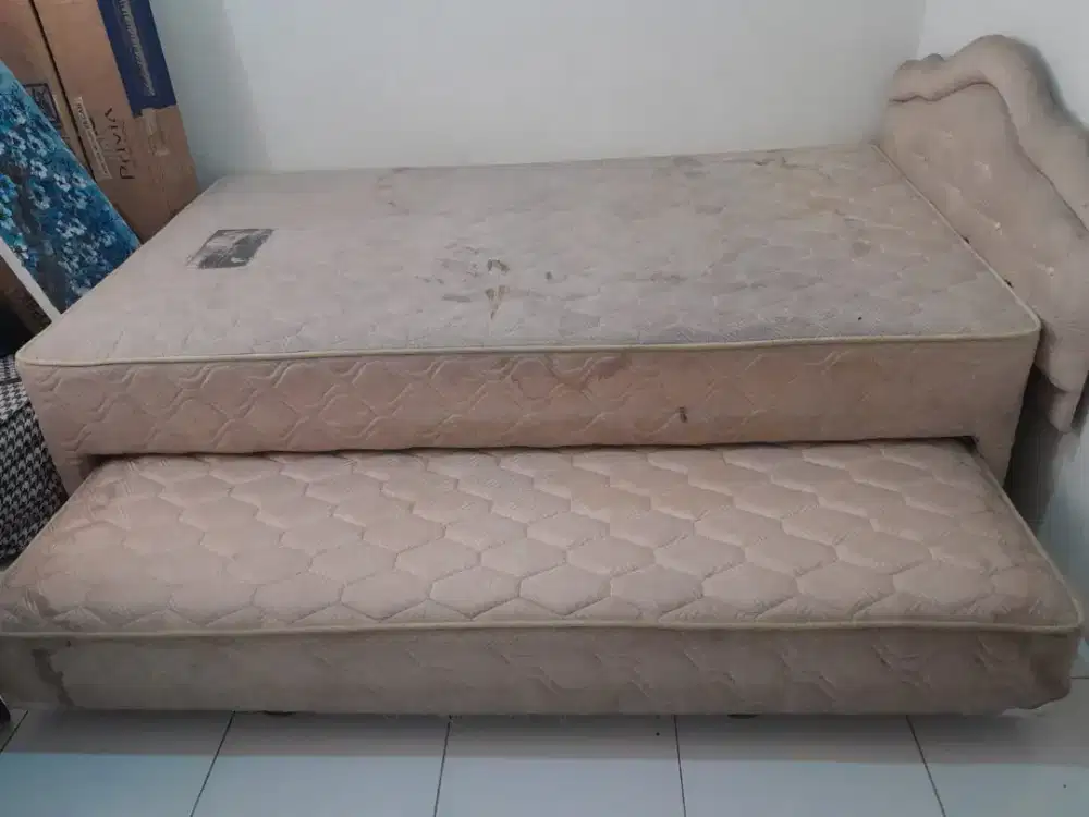 Jual spring bed dobel atas bawah second