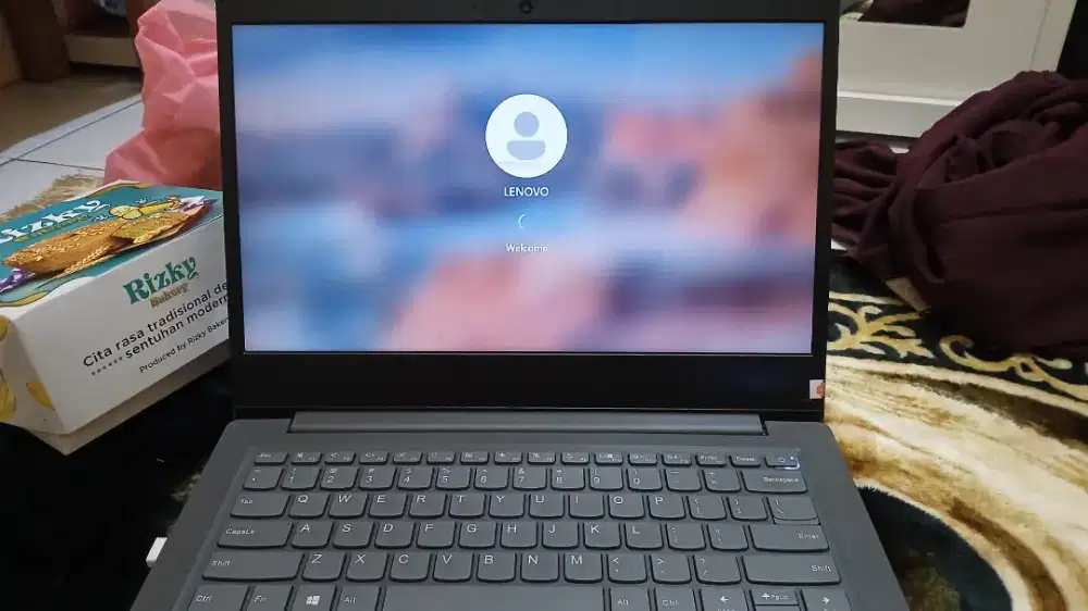 LAPTOP LENOVO V14-ADA AMD 3020E