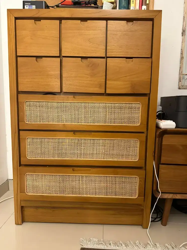 Laci Storage Besar
