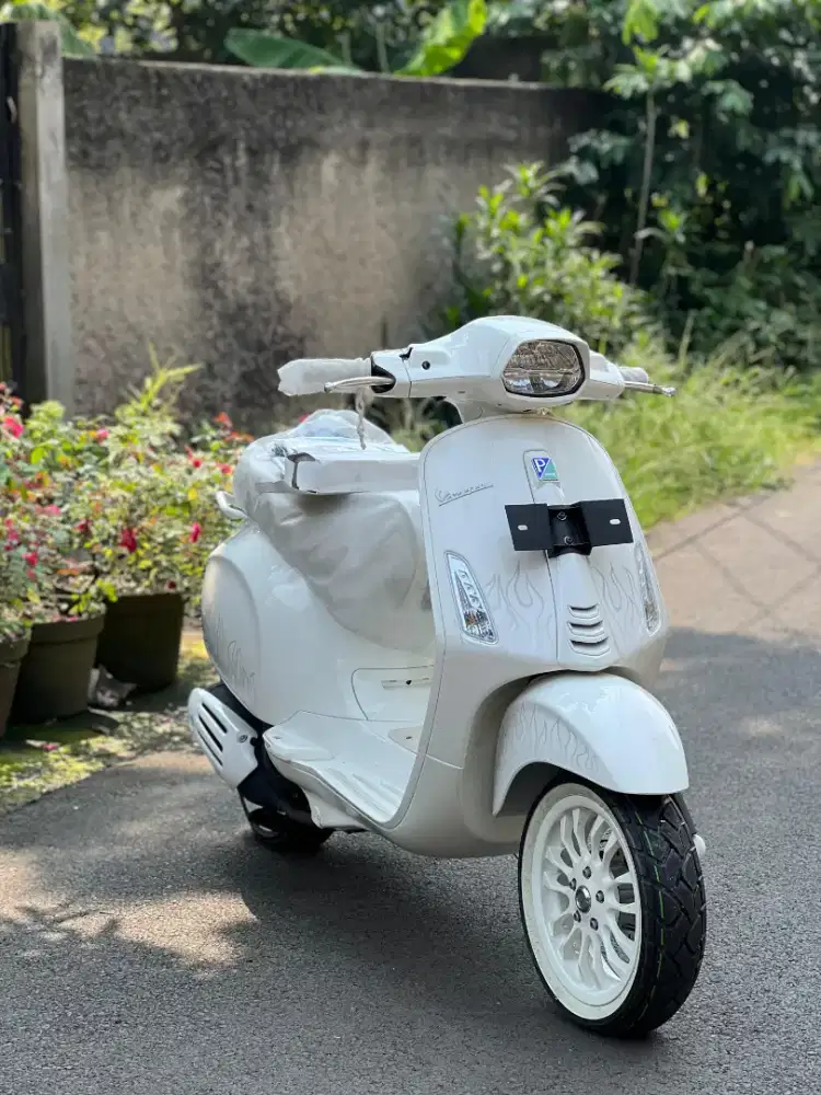 Vespa Sprint Justin Bieber KM 0 JB