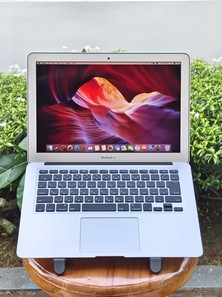 MacBook Air A1466 2017 | Intel Core i5 | Ringan & Elegan