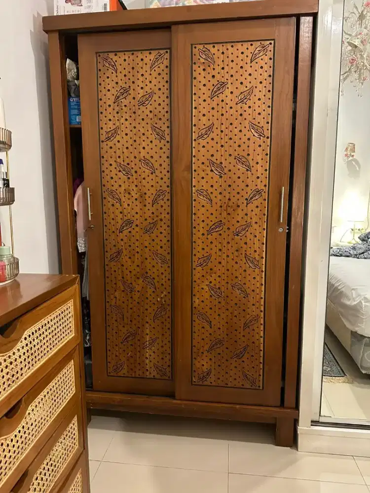 Lemari Pakaian / Baju