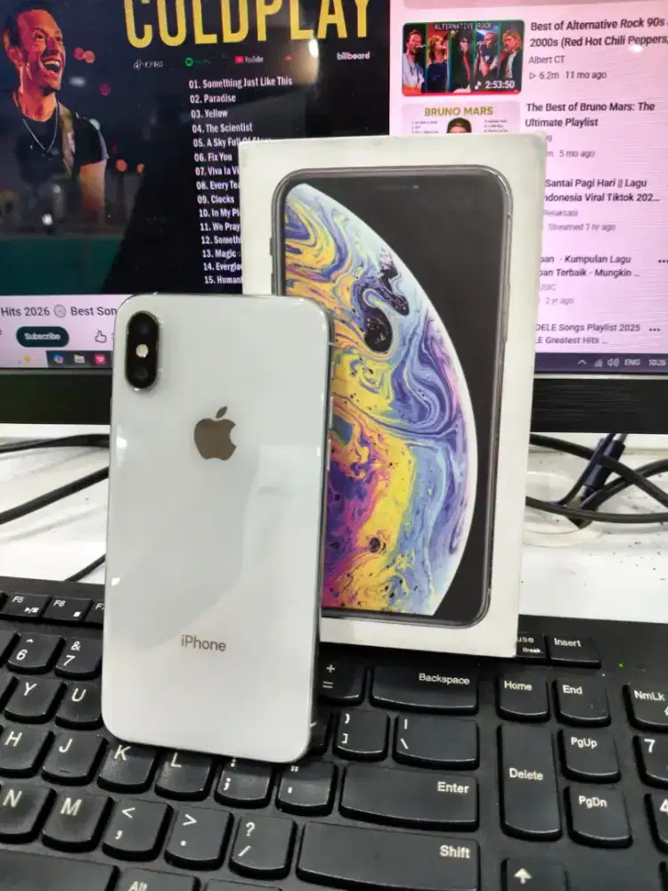 iPhone XS 64GB.
