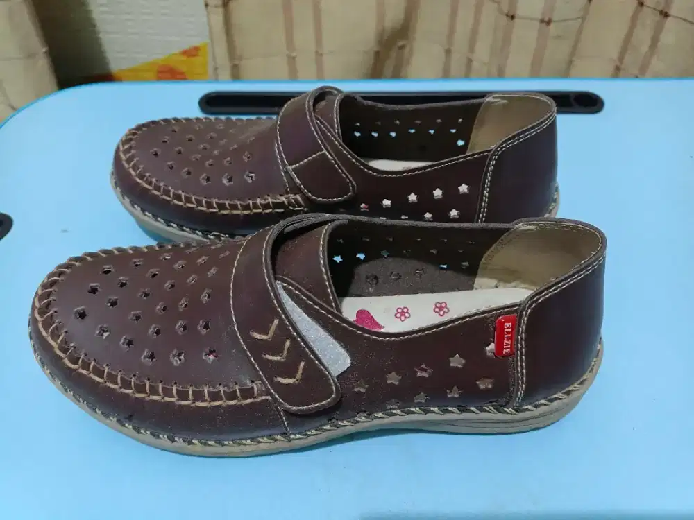 Sepatu Sandal / Slip on Ellzie