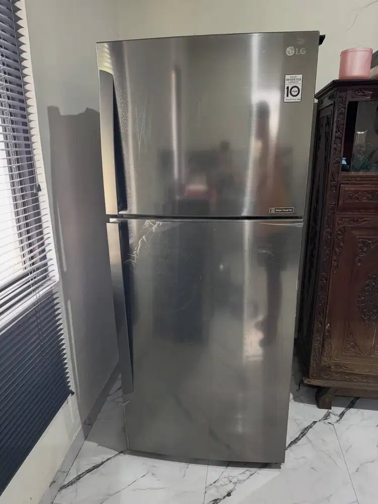 Kulkas LG Inverter 2 Pintu (425 liter)