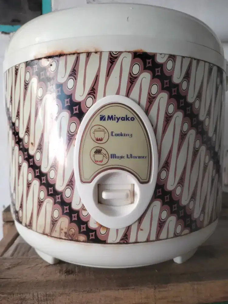 Magic Com Miyako 1,8 Liter