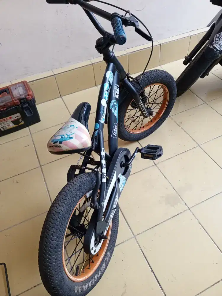 Sepeda BMX 16 inchi