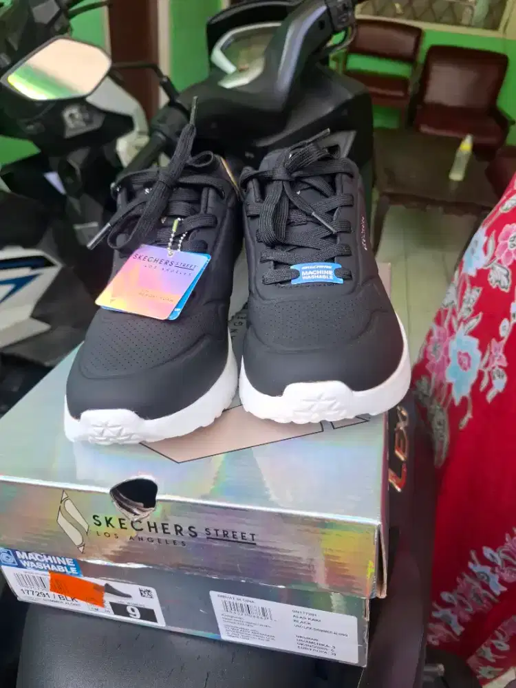 Sepatu Skechers
