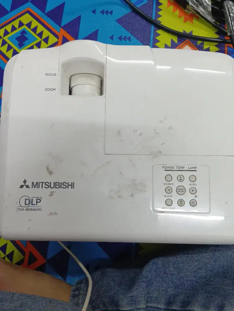 Infocus Mitshubishi ES200U