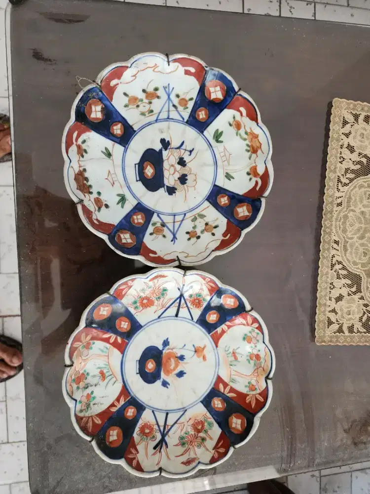 Sepasang piring Jepang foliated kuno