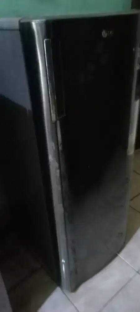 Jual frezer LG bagus dingin hrg 1,2jt