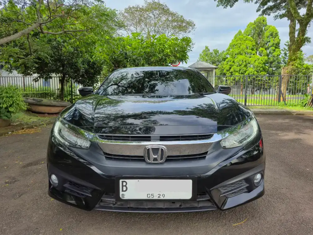 Honda Civic ES Turbo Automatic