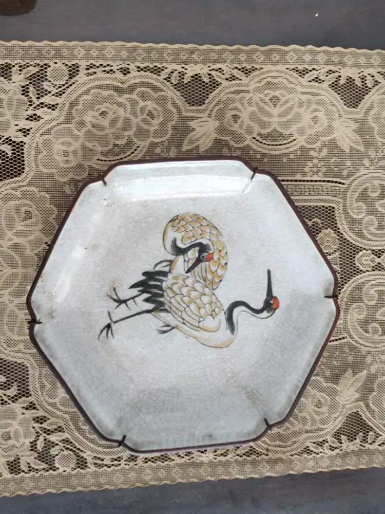 Piring China segi-6 kuno