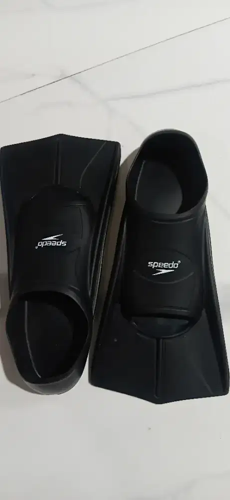 Sepatu katak speedo ukuran 35-36-37 baru beli gq dipakai jual cepat