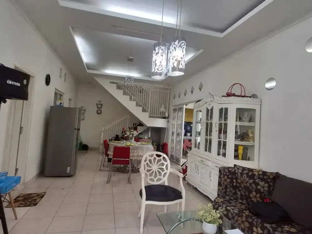 Rumah Semi Furnished 2 Lantai Dekat Kampus Pakuan Bogor - Cocok untuk Kos-Kosan