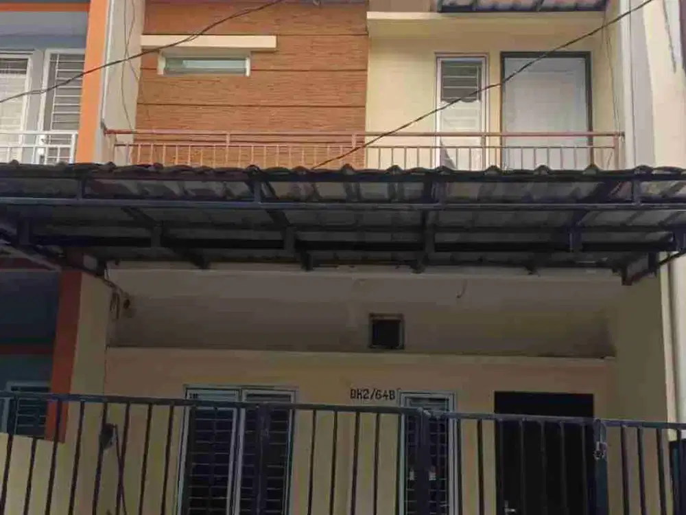 dijual rumah 3 lantai sedang direnovasi terima jadi siap huni