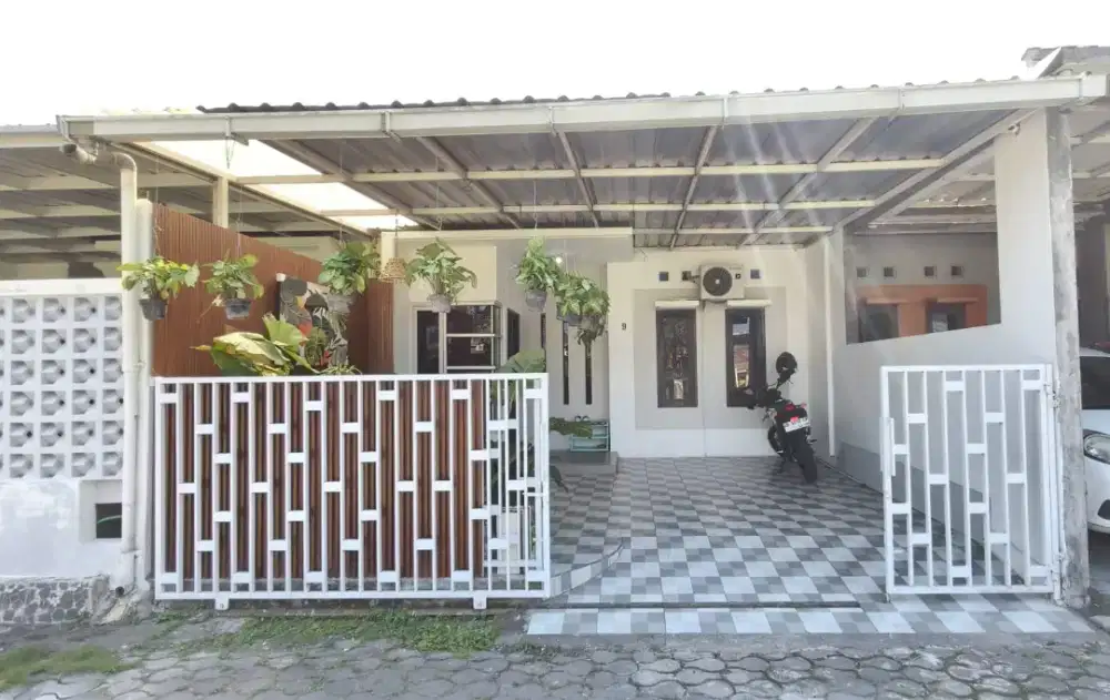 Rumah Bagus plus furniture di griya Sekar asri ngotho Sewon Bantul