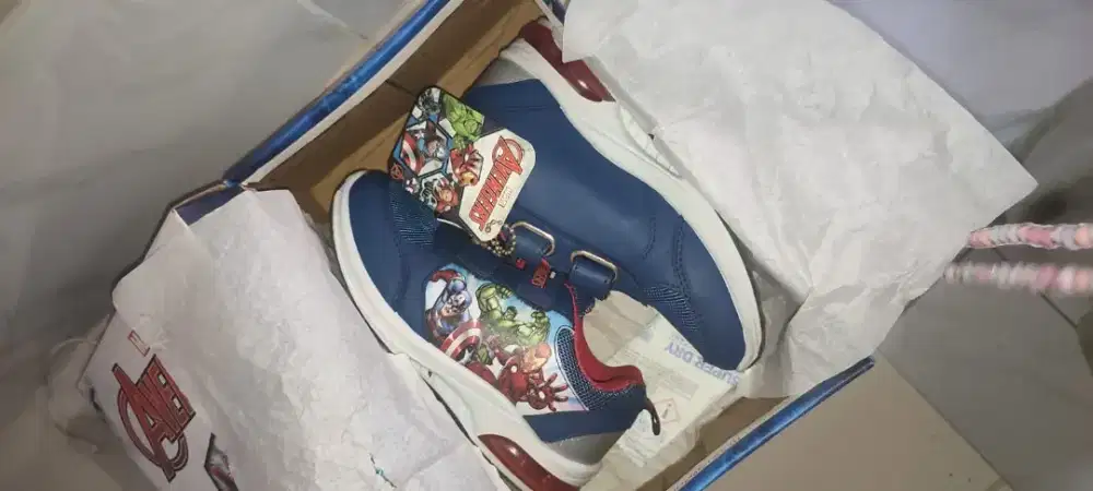 Sepatu Anak Avenger