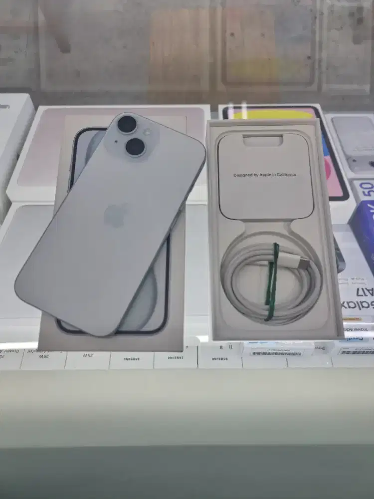 Second IPhone 15 256GB Blue Garansi IBOX ON Mulus Like New Nego