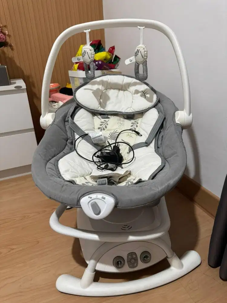 Preloved Joie Sansa 2 in 1 Bouncher Baby